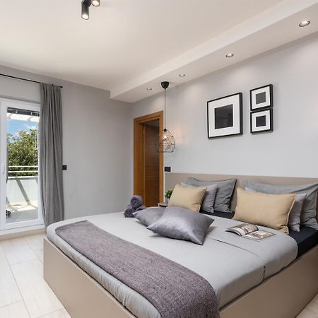 Villa Ovis Peresiji Bagian luar foto