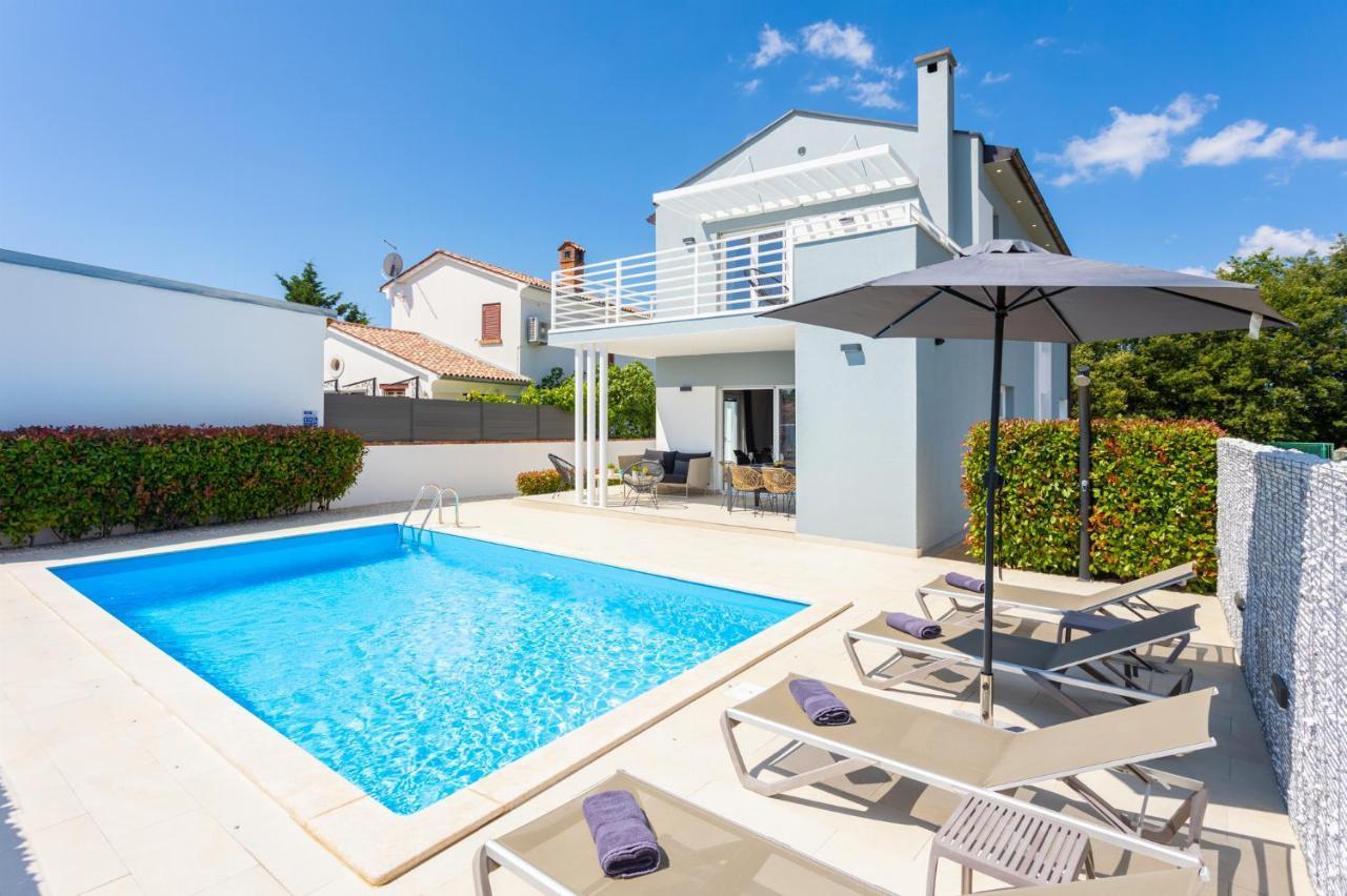 Villa Ovis Peresiji Bagian luar foto