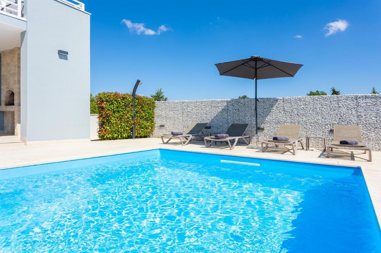 Villa Ovis Peresiji Bagian luar foto