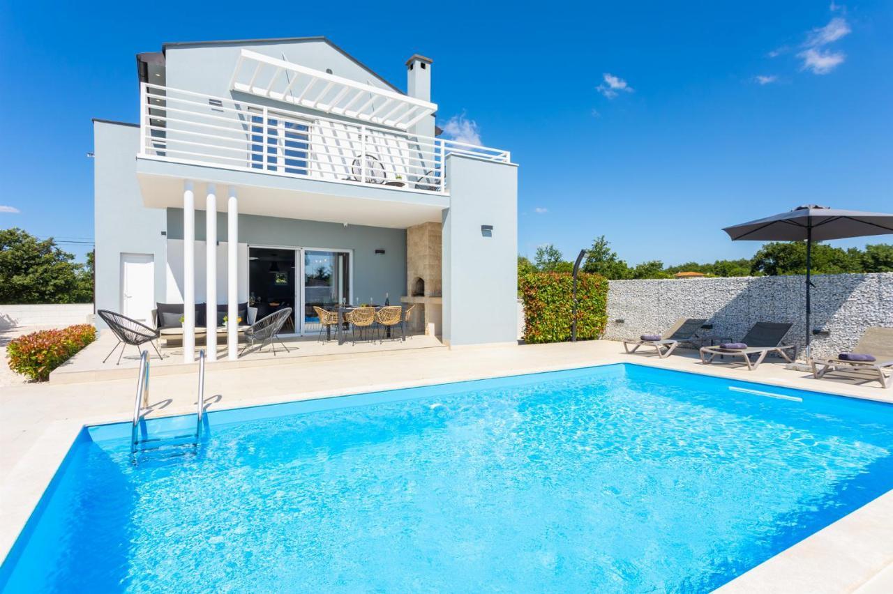 Villa Ovis Peresiji Bagian luar foto