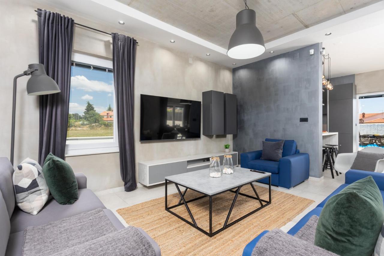 Villa Ovis Peresiji Bagian luar foto